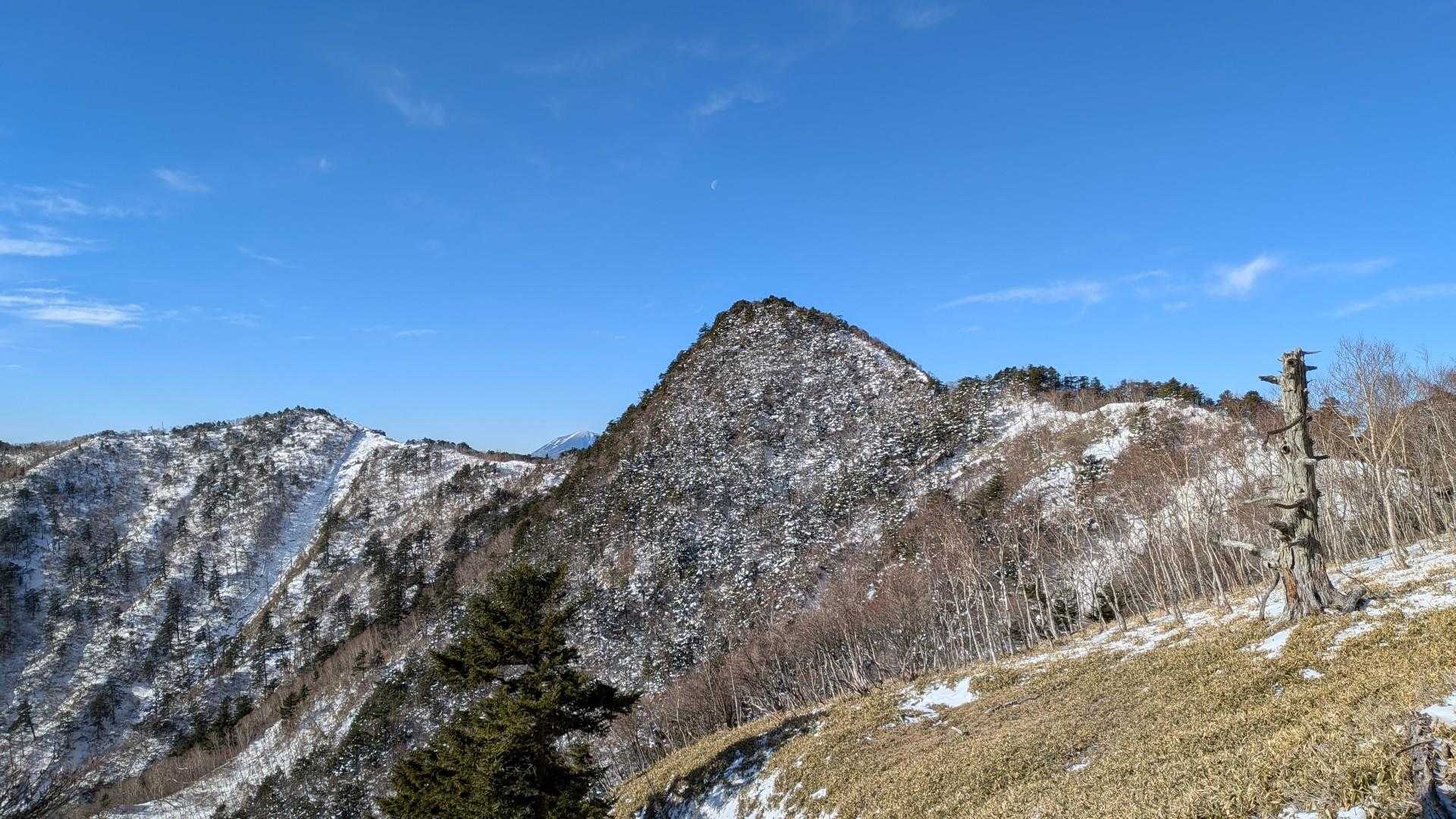 中岳と西平岳