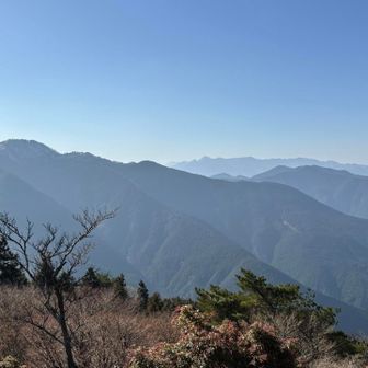 薊岳と奥に大峯の大普賢岳が見えます⛰️✨