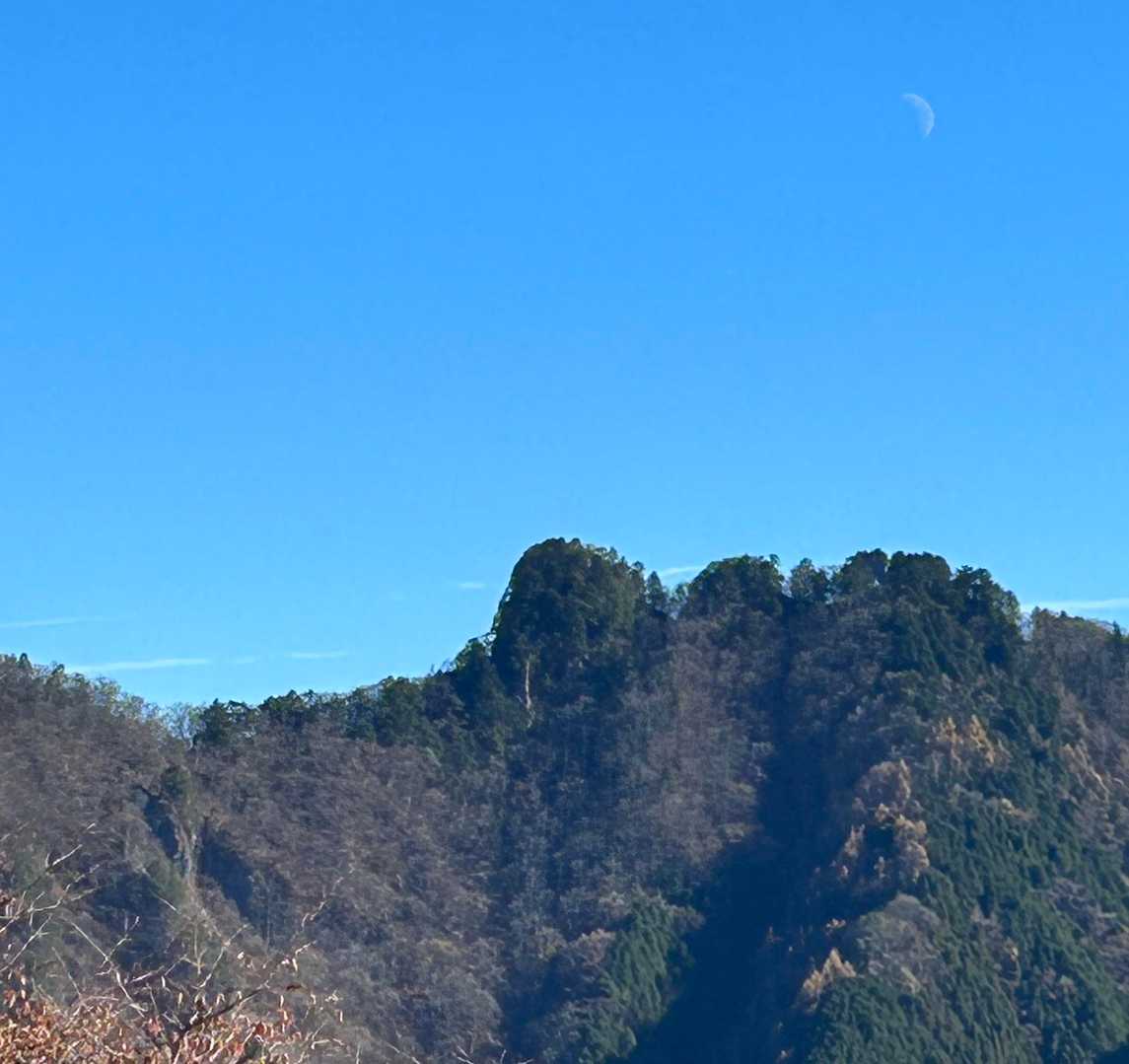 正面には妙法ヶ岳