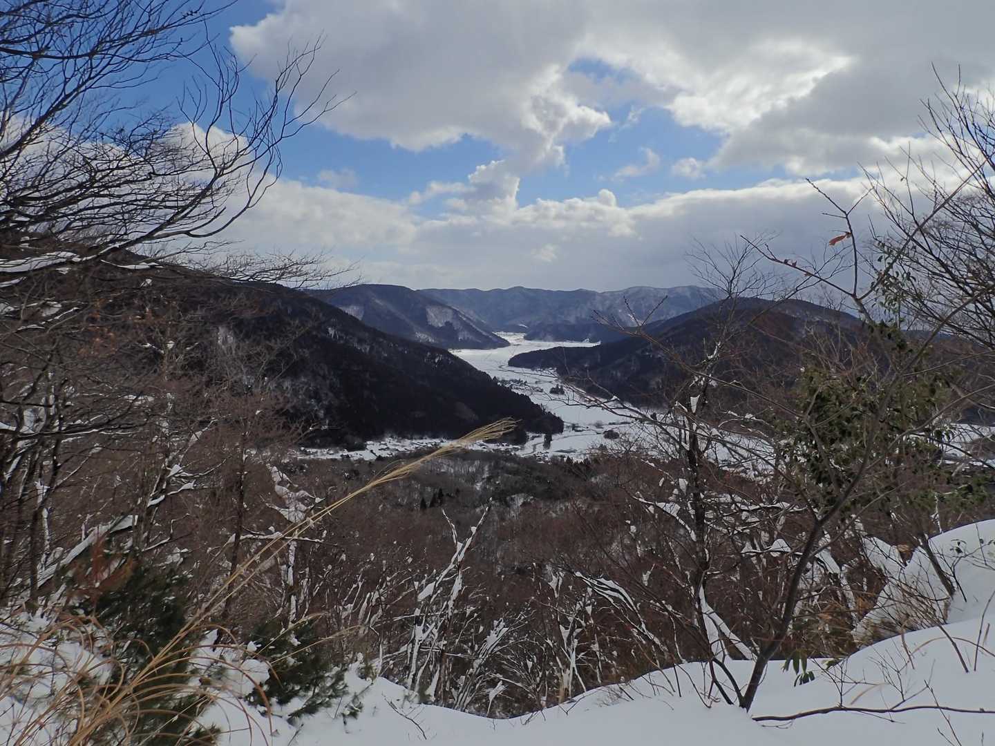 時折、青空も見えるのですが…