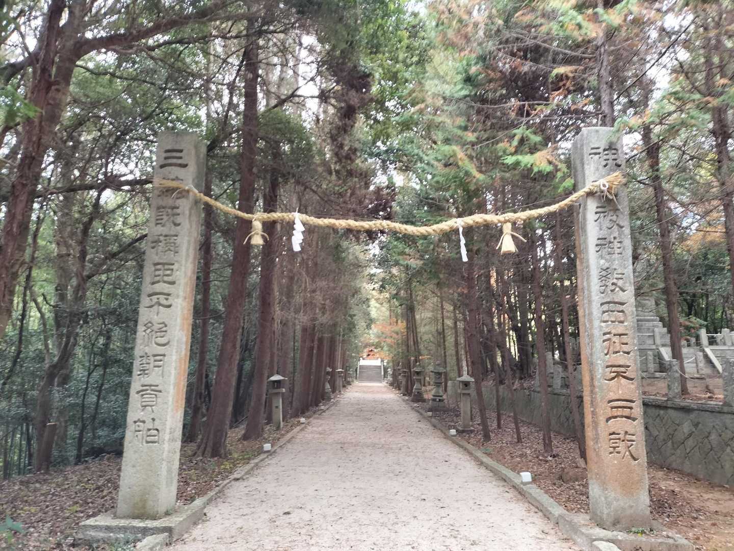 本殿が見えてきた