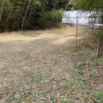 こちらにも車置けそうだけど私有地かな？
広いスペースあり