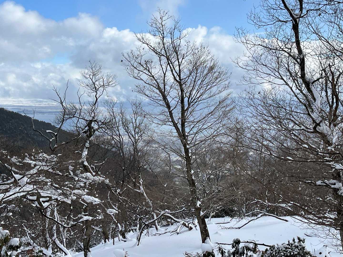 権現山との分岐で休憩して
スノーシュー歩き