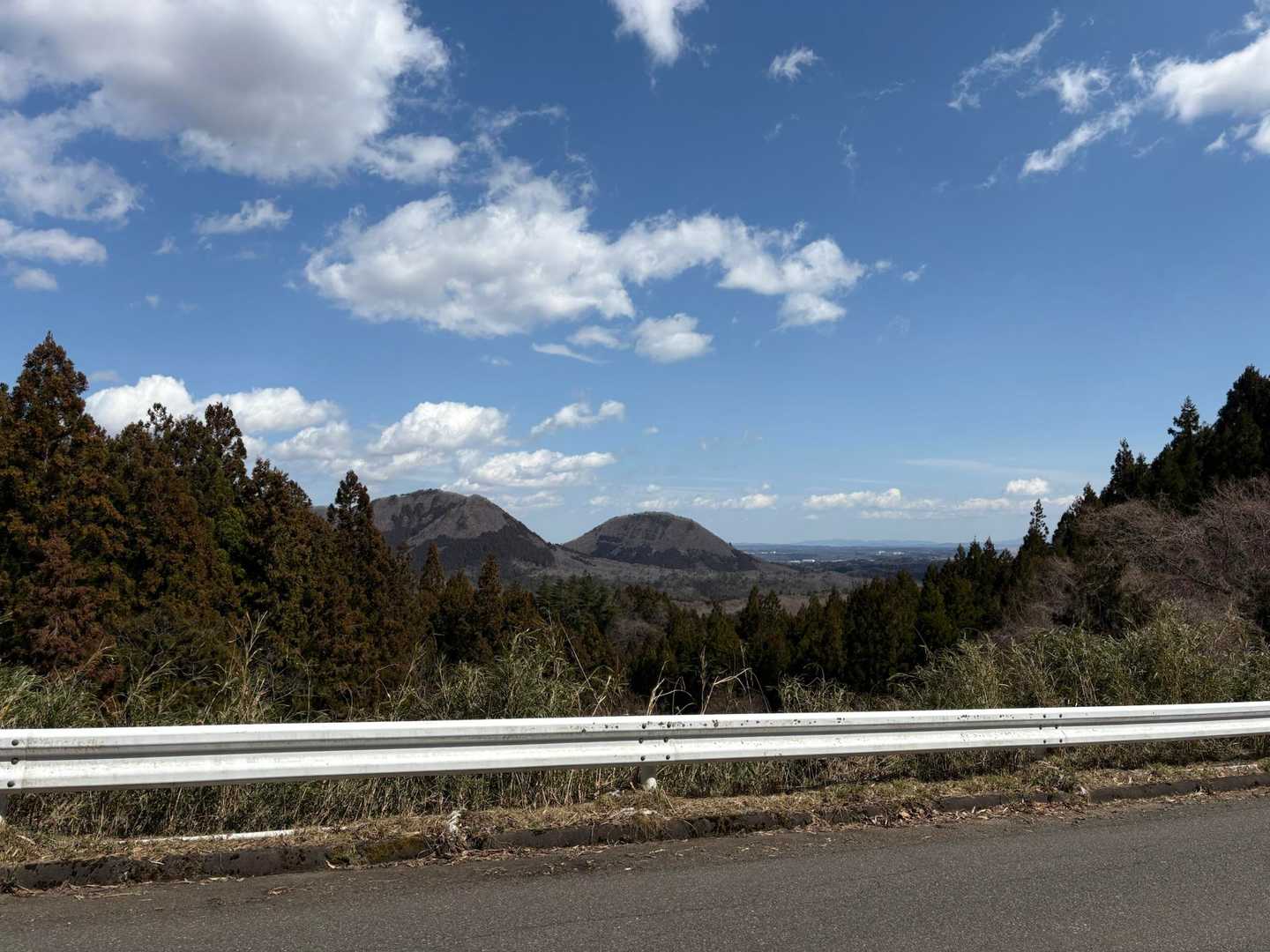 七ツ森の撫倉山と松倉山