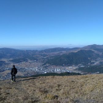 青年と湯布院。