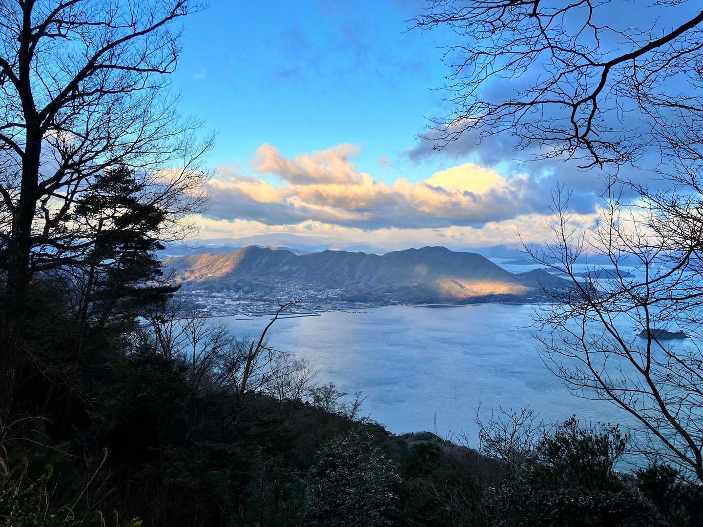 山頂直下からの大三島