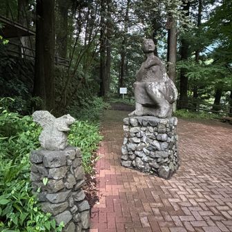 登山口になんかいました