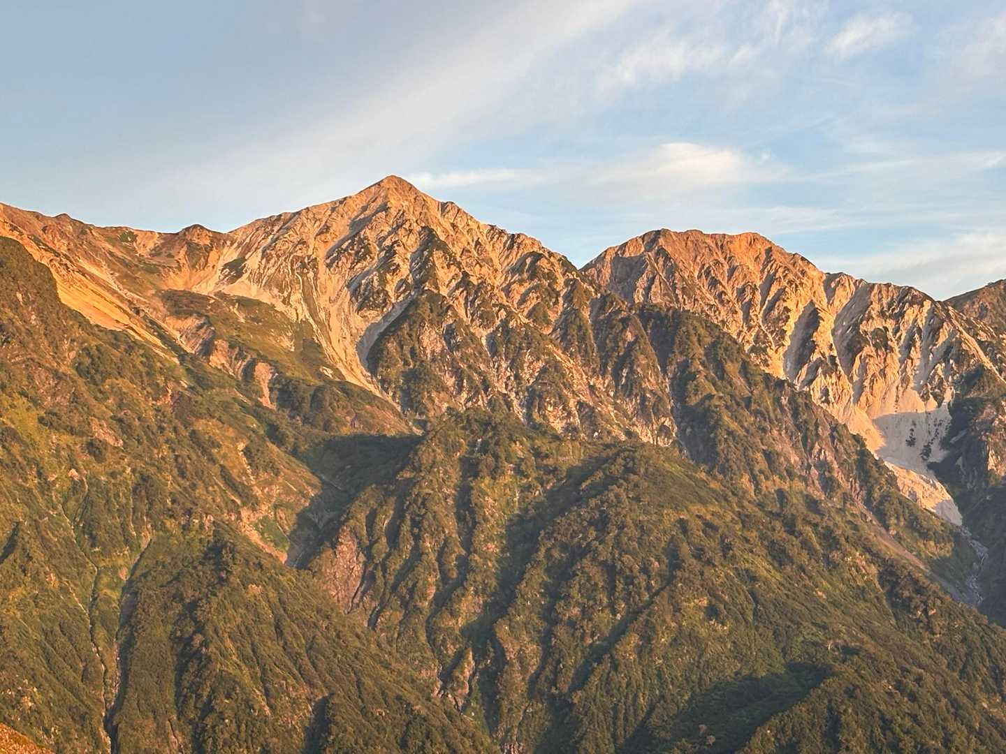 天狗の頭-不帰嶮-唐松岳-丸山ケルン-扇雪渓-八方池-八方 縦走コースの写真