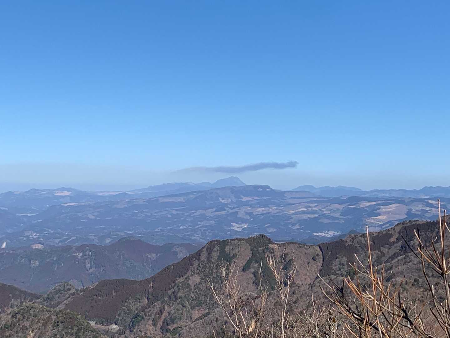由布岳に雲が…