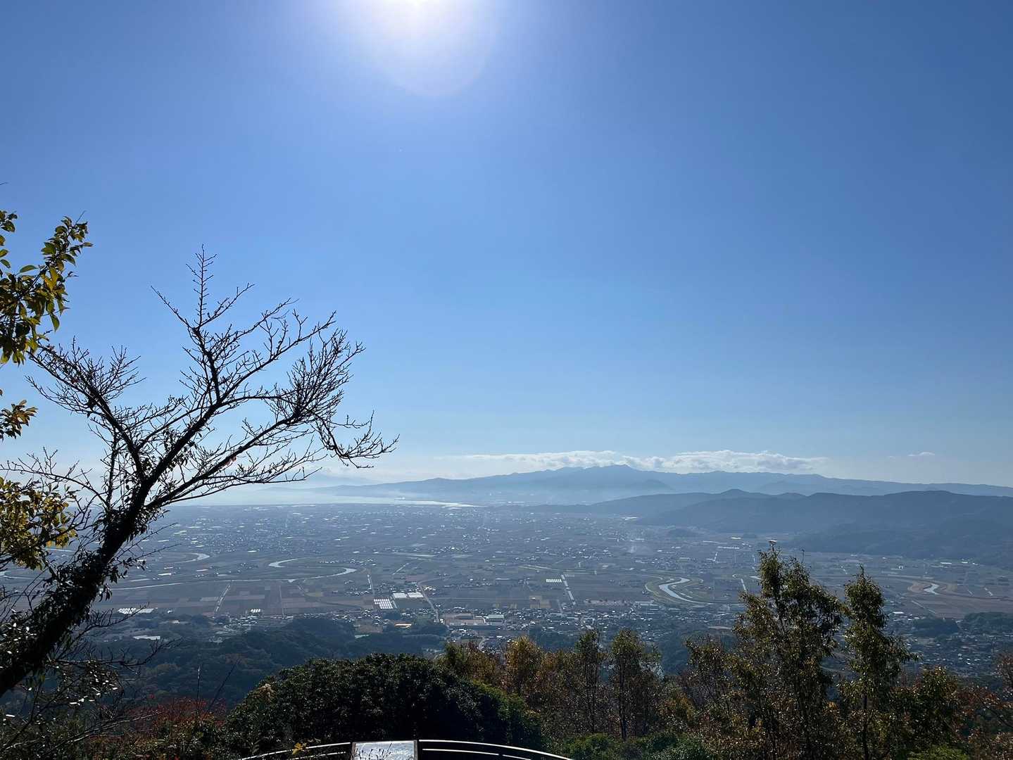 競技中の写真はこの一枚のみ。写真撮る余裕なし💦
いつも一緒に練習しているラン仲間🇦🇺は総合２位、２時間45分！
