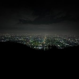 「ぼくらの広場」
雨模様で何も見えないと思っていたのに、
大阪の街🙌見えるじゃないか〜