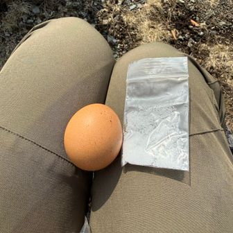 深夜茹でて持ってきていたたまごでタンパク質補給💪