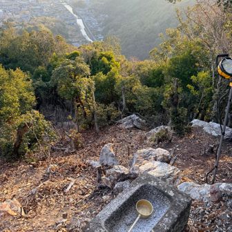 御手洗いもあります。💧なし。💡アップ装置も。