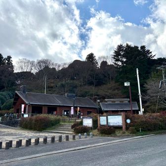 多くの登山者は、ここで昼食をとるようです！