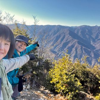 今年の夏、南アルプスの山に挑戦します👊👊👊（←3個の「✊」はゆっきんの分もね😉）

oimoちゃんと希望峰から南アルプスを指差して「希望峰の誓い」のポーズ☝️☝️
