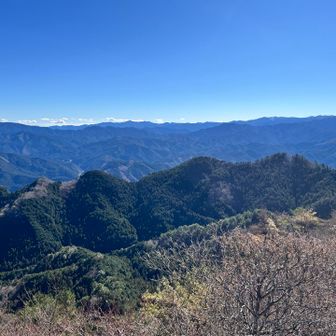 裏から見た屏風岩