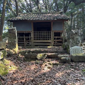 大山浅間社(通称：頭浅間)
なんだかボロボロだね