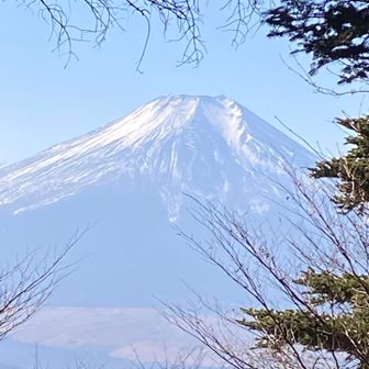 下山　峰宮跡展望台では富士山が見えました
富士山側は風が強く吹いてて雪の見える富士山の冷たさぶりを実感