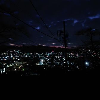 朝6時行動開始。鏡山辺りまでは真っ暗