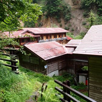 登山口の日光澤温泉まで戻る