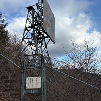 少し下るとこんな物があるのが正解の道