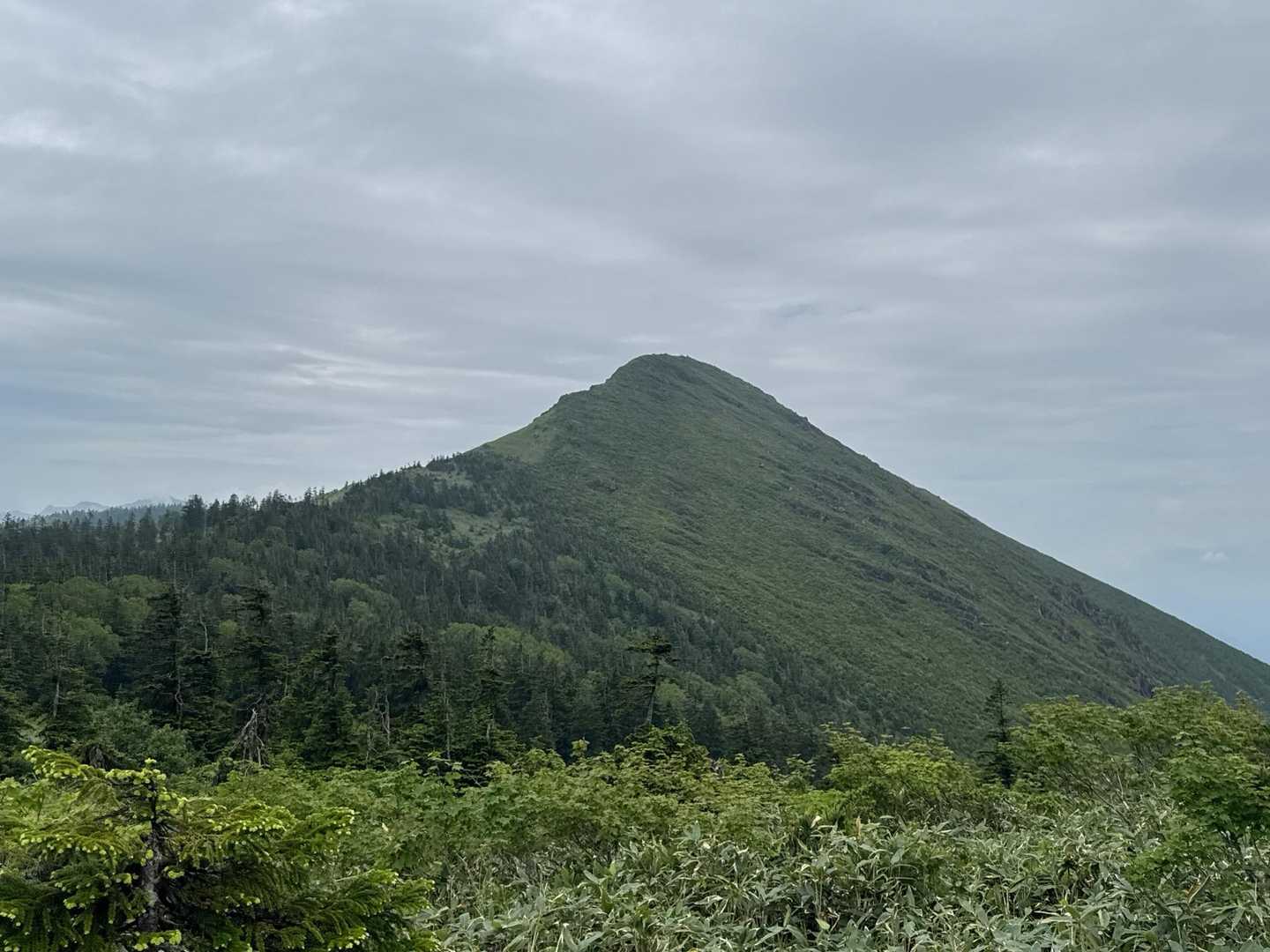 目的地の笠ヶ岳が姿を現しました。