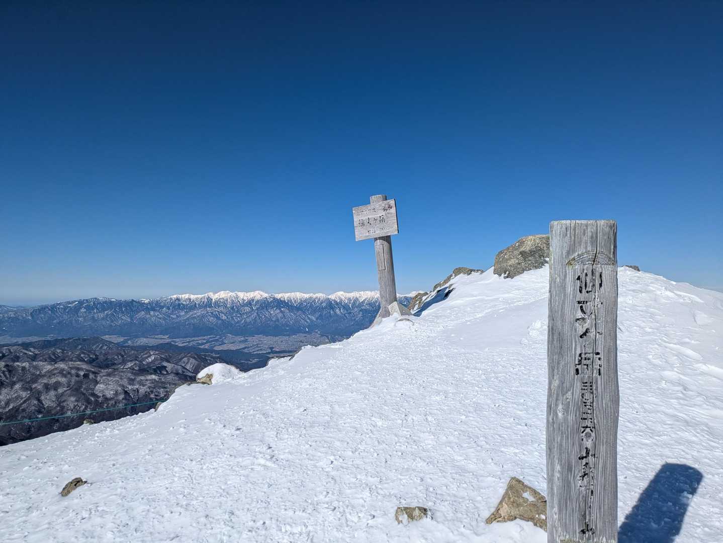 やっとの思いで登頂  ＿|￣|○ ﾂｶﾚﾀ…
そして圧巻の360°ビュー