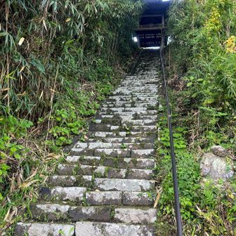 お寺の入り口。
