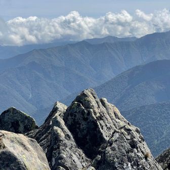 山脈の先っちょから雲が湧き上がる☁️☁️