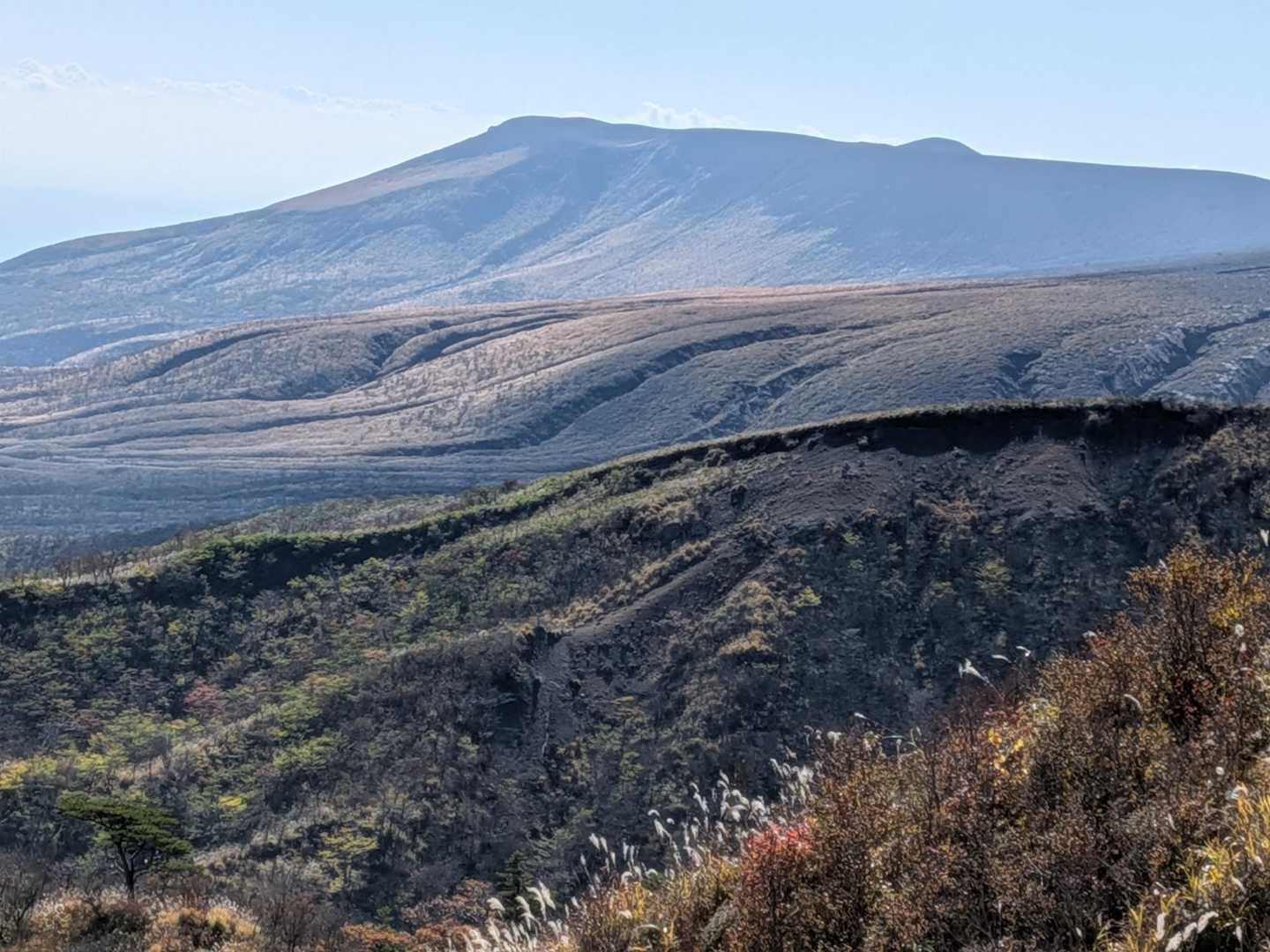 新燃岳の亀裂がすごい😲
