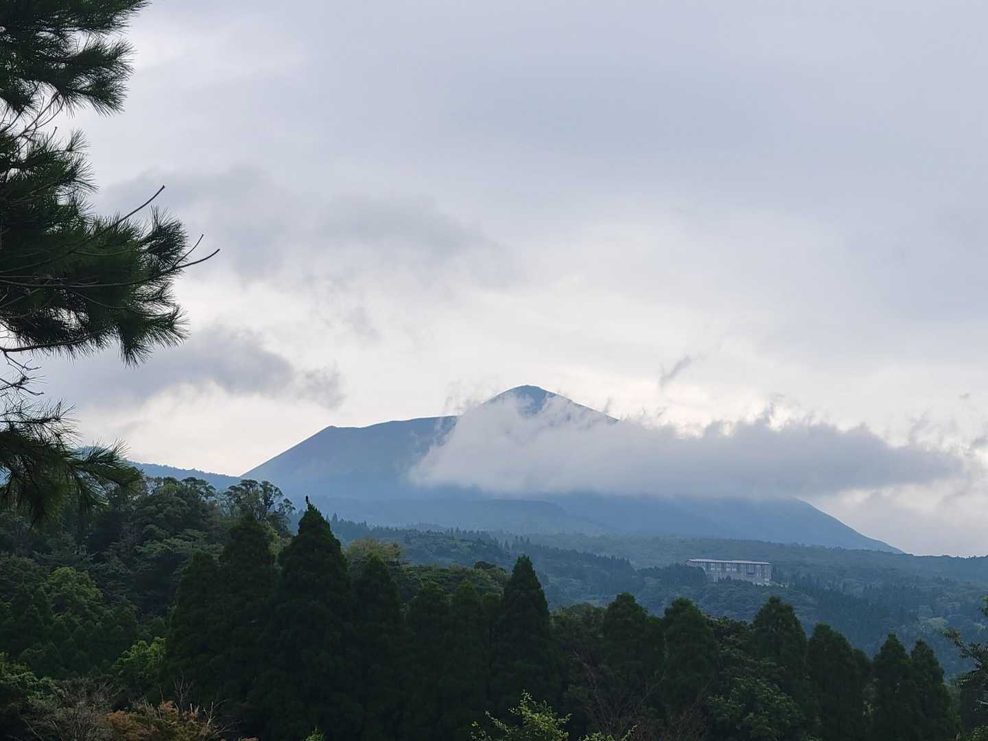 出発❗高千穂峰には☁️がかかっている。