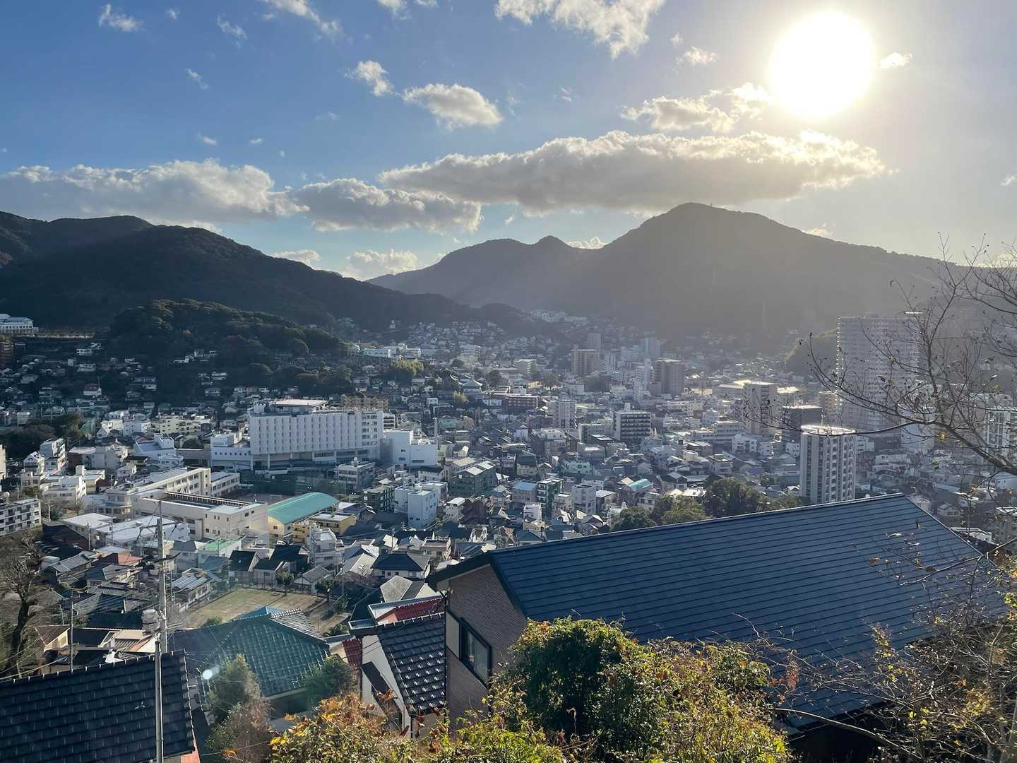 金比羅山に向かう途中で市内を眺める👀
向こうに英彦山も見えています😊後から行きまーす！
