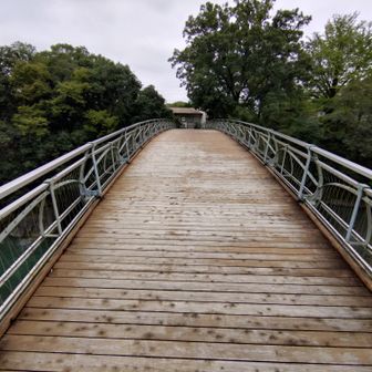 上に架かってたレトロ橋