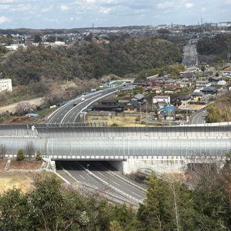 山頂からの眺め　圏央道ですね🤭