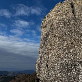 倒れなさそうで、いつかは倒れるかも！
御在所がそうだったかな？