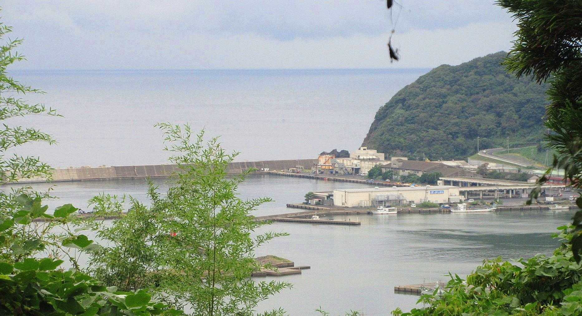 石段回避ルートより恵曇漁港