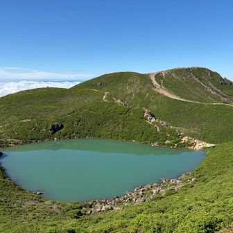 御池の水がいつもより多い気がします
エメラルドグリーンですね💚