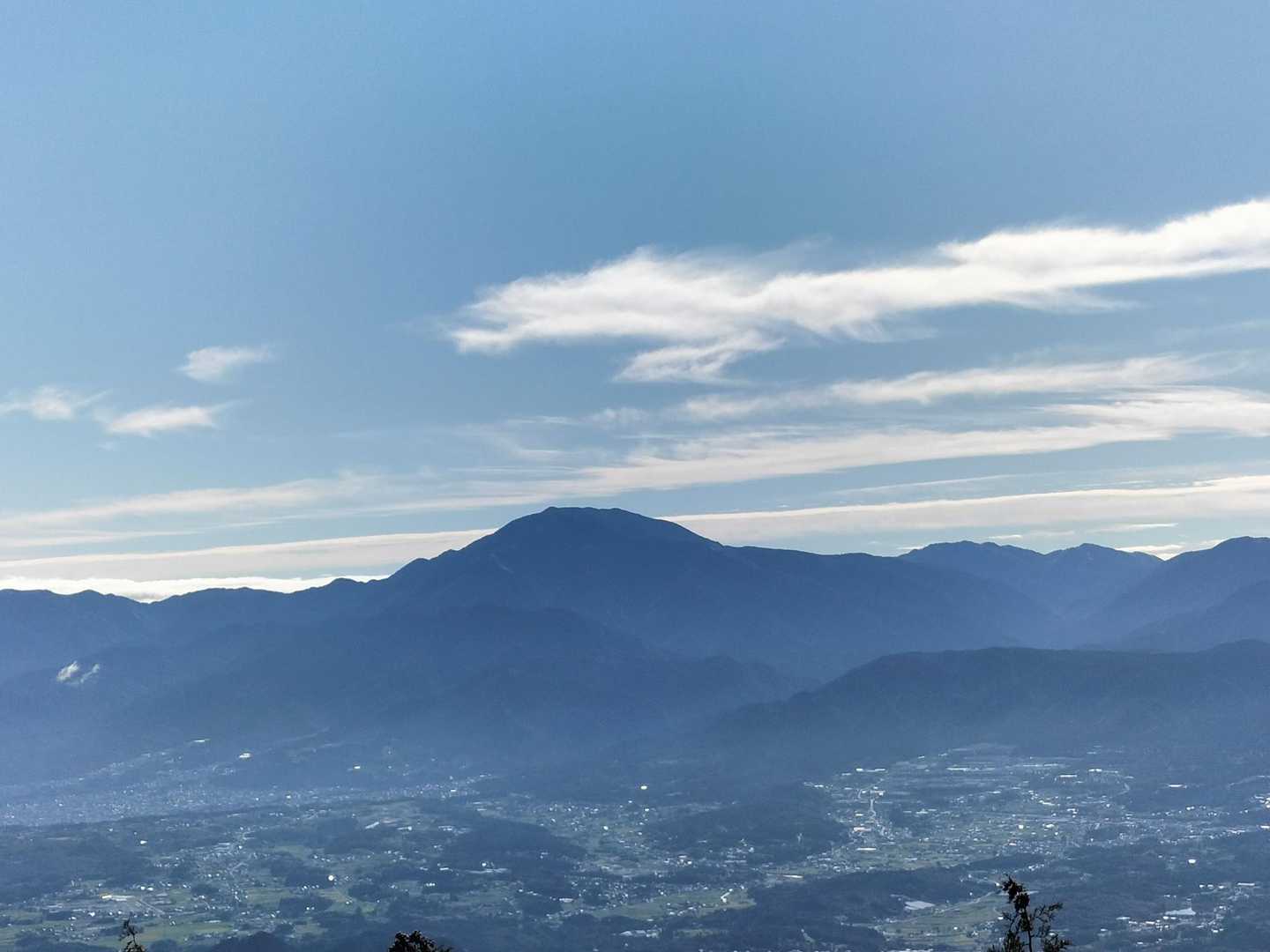 物見岩からの眺望。
恵那山が近くに見えます。