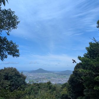 鐘撞山から可也山