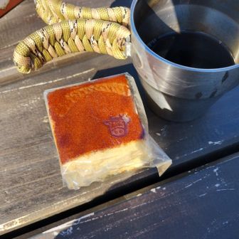 
苦い！苦い！

甘いカステラにも合うね。

サイズや焼印を変えて、小さなイベントに出すことになったので、みんなで試食。

スモールチャレンジ！
