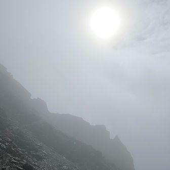 神秘的だった。
横顔みたい。