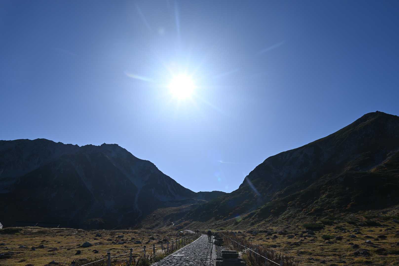 📸右の浄土山・龍王岳、
左の雄山・大汝山に先に登るか迷います😞