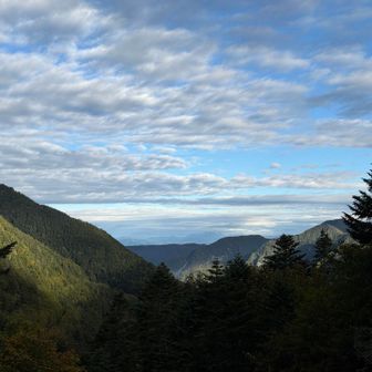 こちらのルートは眺望がいいんですよ⛰️そして、人が少なく穏やかな道筋。