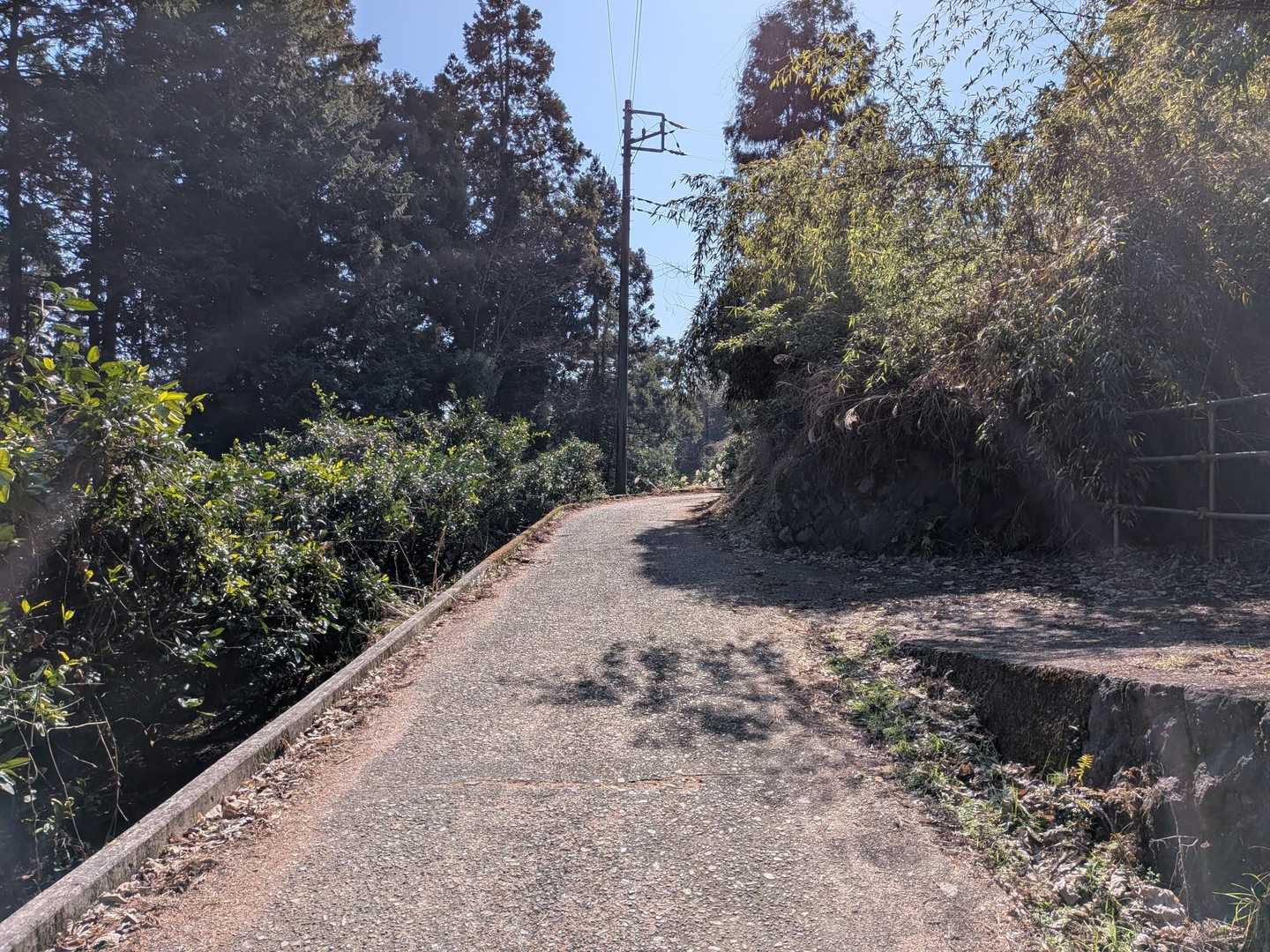 小田急　新松田駅-尺里峠-高松山-ビリ堂-山北駅 縦走コースの写真