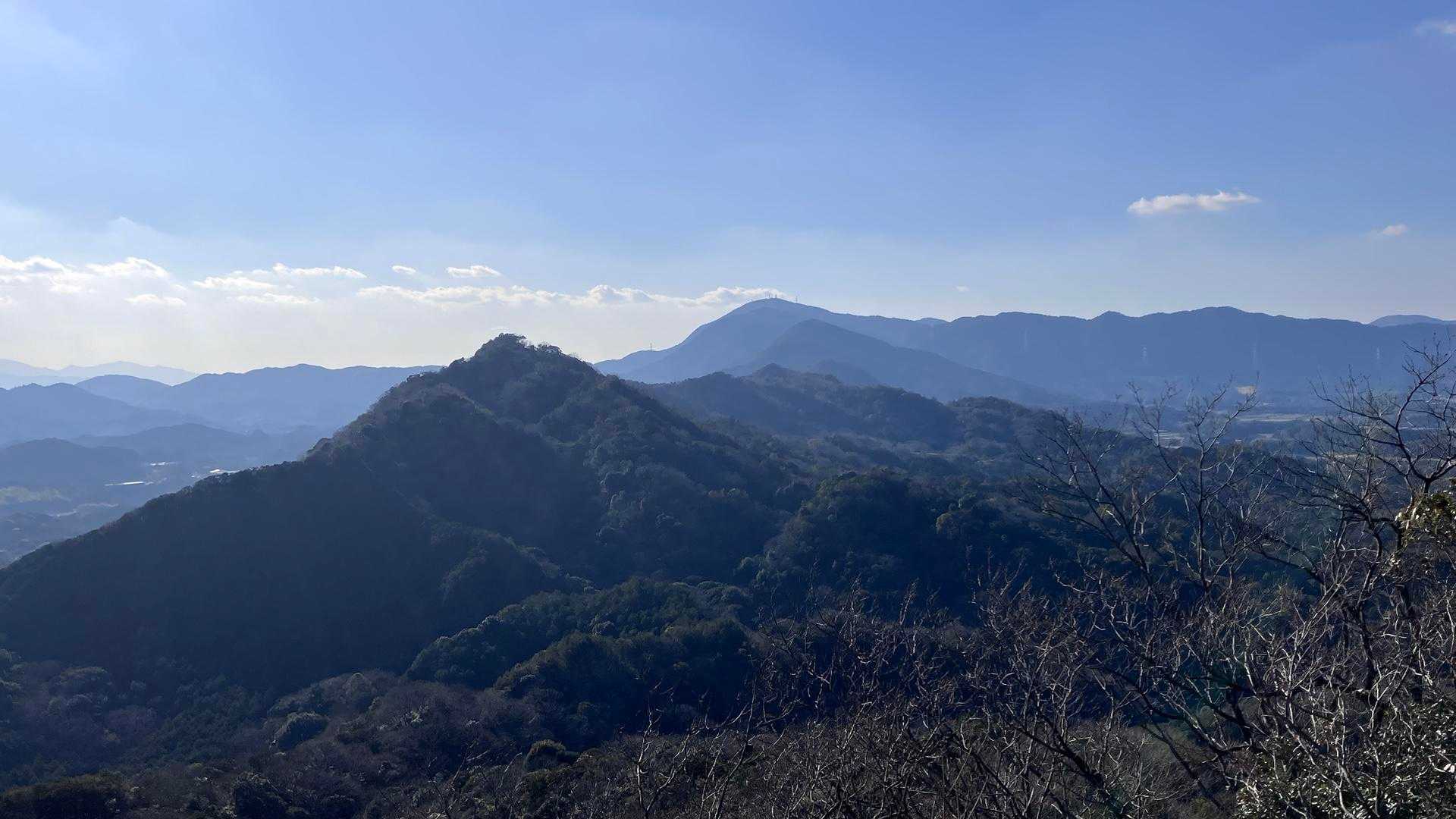 御所ヶ岳へはまた今度　
今年もたくさん山を楽しめますように♪