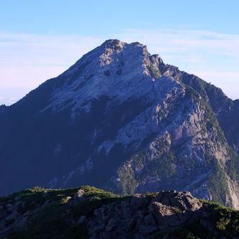 あらためてアサヨ峰から甲斐駒ヶ岳

最も敬意を払っている神々しい山
そう軽々しくは登らないし、登るなら必ず黒戸尾根経由で