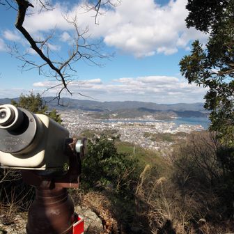 望遠鏡で臼杵市街地が見渡せます。