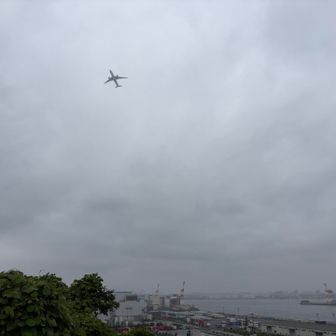 雨と飛行機