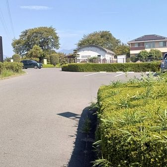 駐車場に戻りました
お疲れ様です
暑い！