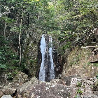 雌滝。ここからは駐車場まですぐです。後一息。お疲れ様